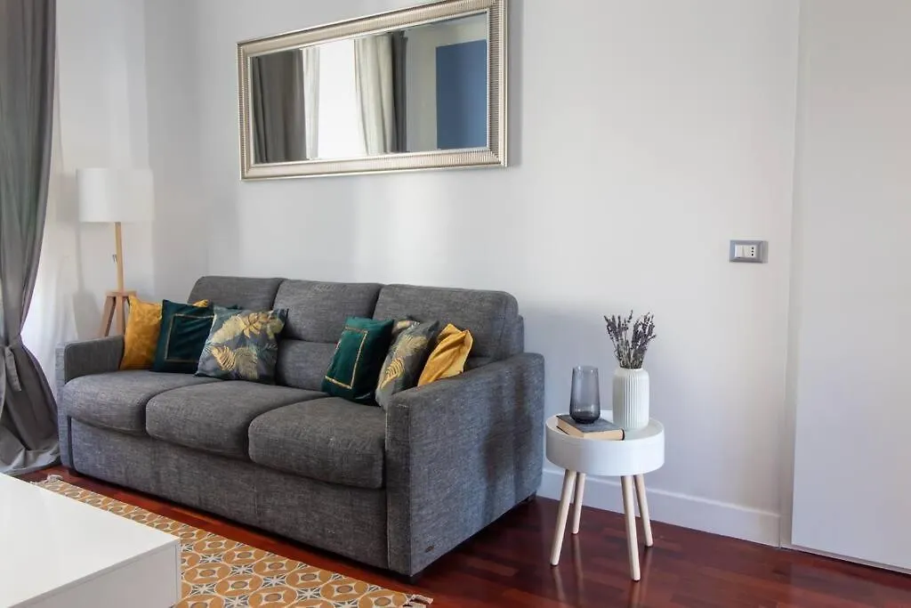 Exclusive Plus Parking Apartment Milan Italy